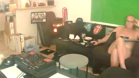 goldyguy011 online show from August 6, 12:09 am