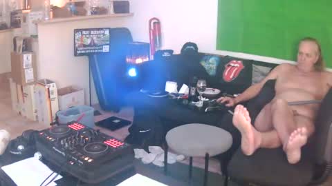 goldyguy011 online show from August 6, 1:15 am