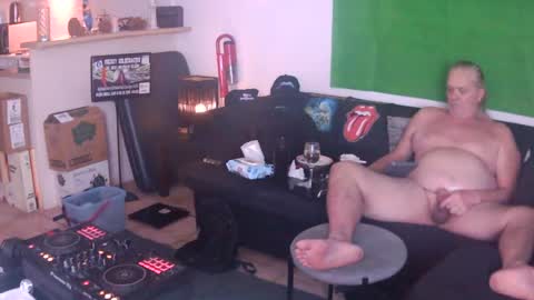 goldyguy011 online show from August 6, 8:19 pm