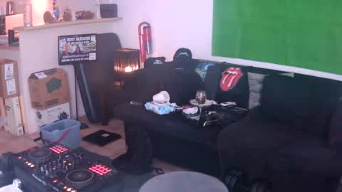 goldyguy011 online show from August 6, 9:25 pm