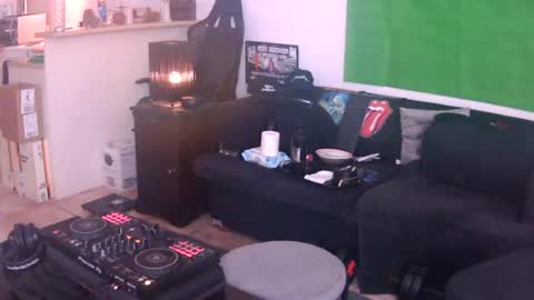goldyguy011 online show from August 8, 10:43 pm