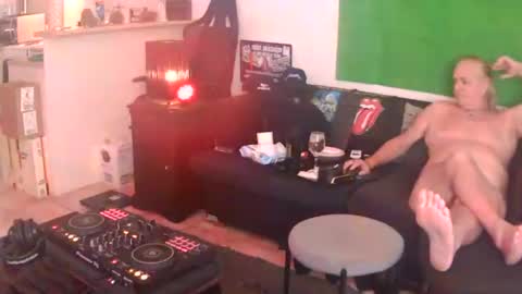 goldyguy011 online show from August 9, 3:07 am