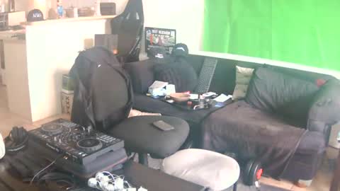 goldyguy011 online show from August 12, 3:42 am