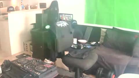 goldyguy011 online show from August 13, 2:14 am