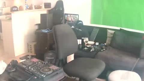 goldyguy011 online show from August 14, 5:44 am