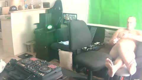 goldyguy011 online show from August 15, 12:58 am