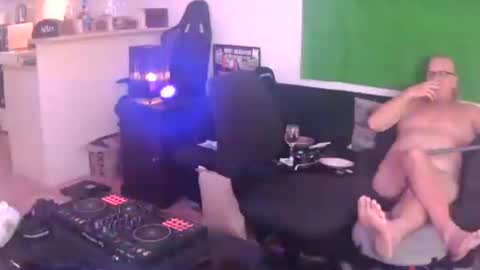 goldyguy011 online show from August 15, 4:16 am