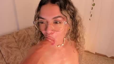   online show from August 8, 6:41 pm