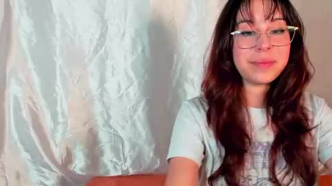 good_vibes4 online show from August 5, 10:52 pm