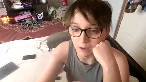 gooeypixie online show from April 3, 8:06 pm