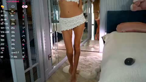 gooodgirlhere online show from September 3, 3:15 pm
