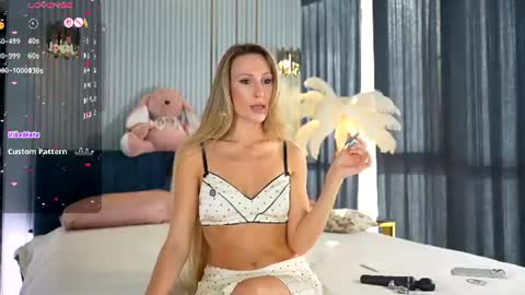 gooodgirlhere online show from September 5, 2:11 pm