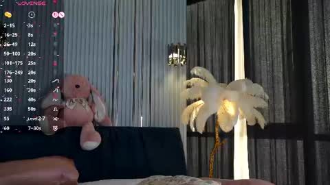 gooodgirlhere online show from September 10, 3:33 pm