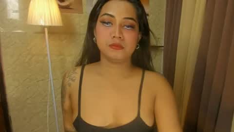 gorgeous_dark_luna online show from August 10, 10:33 pm