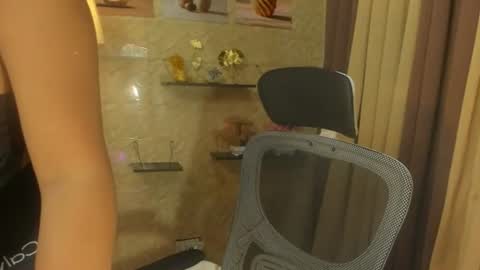 gorgeous_dark_luna online show from August 12, 4:37 am