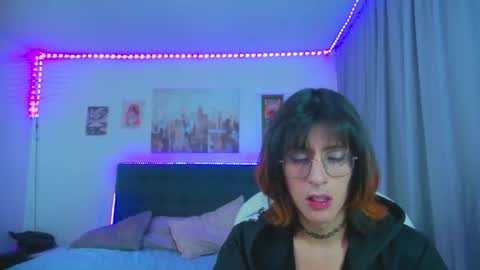 goth_minerva online show from August 4, 3:53 pm