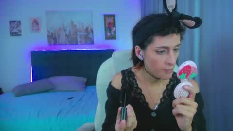 goth_minerva online show from August 7, 3:12 pm