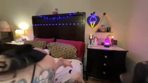 gothbaby305 online show from August 8, 10:59 am