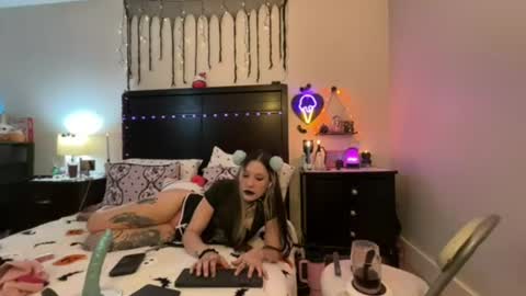 gothbaby305 online show from August 14, 2:59 am