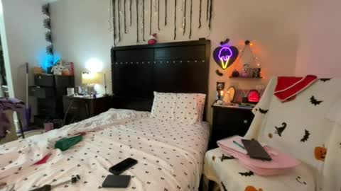 gothbaby305 online show from August 15, 2:15 am