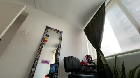 hi my name is Elizabeth nice to meet you online show from August 19, 3:52 pm