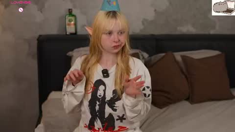 Ashley online show from July 24, 8:12 pm