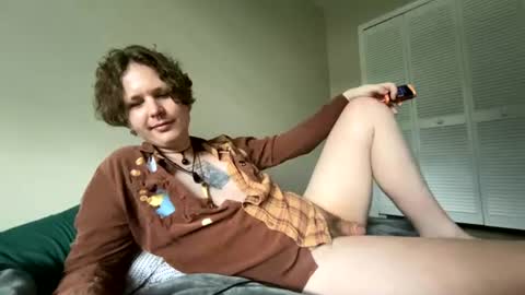 Doll online show from August 2, 10:06 pm