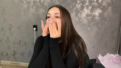 Grace Brown online show from August 11, 9:39 pm