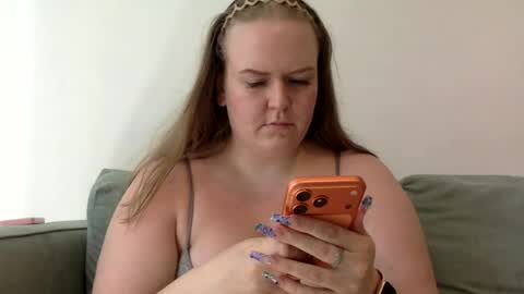 Grace Loves online show from August 12, 1:57 pm