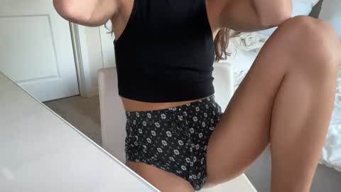 graciesmith27 online show from August 10, 7:26 pm