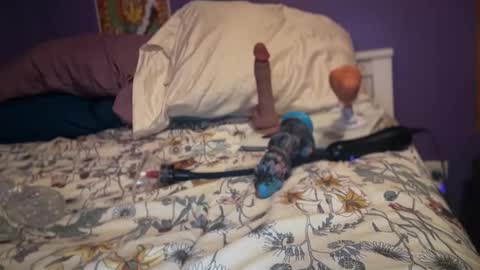 gratefulslut69 online show from April 24, 5:00 am