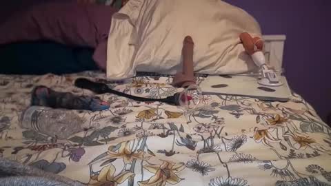 gratefulslut69 online show from April 24, 6:06 am
