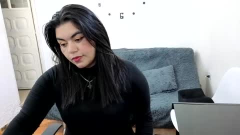 Karla Green online show from July 28, 8:15 pm