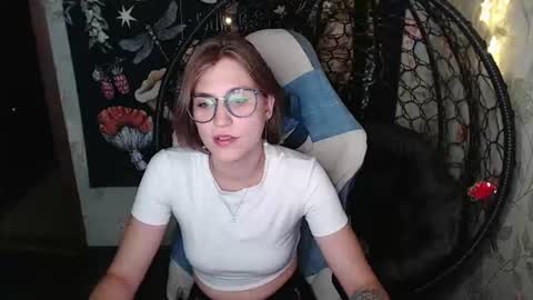 Lina online show from August 11, 1:24 pm