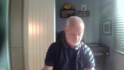 greyfox_6000 online show from February 25, 12:36 pm