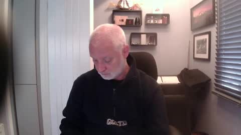 greyfox_6000 online show from May 6, 10:28 am