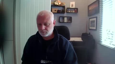 greyfox_6000 online show from May 13, 1:44 pm