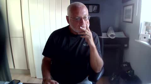 greyfox_6000 online show from August 11, 7:21 am