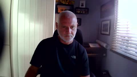 greyfox_6000 online show from August 12, 8:16 am