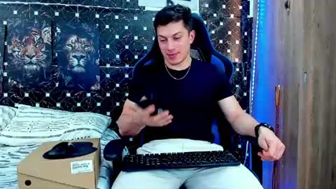 griego01 online show from August 10, 8:32 pm