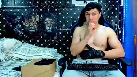 griego01 online show from August 15, 5:44 am