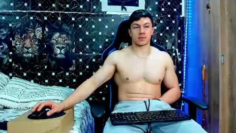 griego01 online show from August 15, 6:50 am