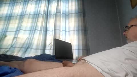 grossebite4444 online show from June 11, 7:25 am