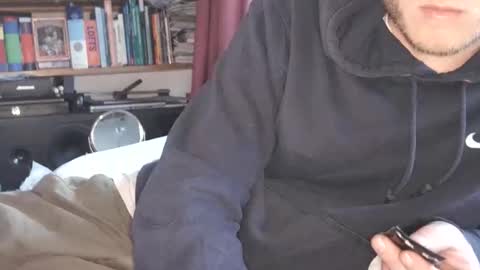 gruendamien online show from May 11, 5:15 pm