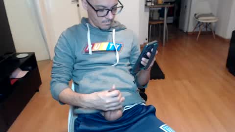 guachin_new online show from August 13, 5:21 am