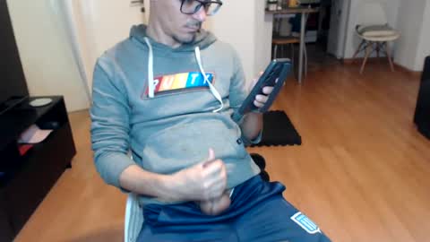 guachin_new online show from August 13, 6:27 am