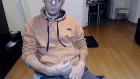 guachin_new online show from August 14, 5:22 am