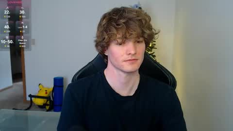 gucciboi4 online show from April 9, 2:36 pm