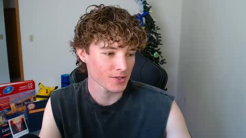 gucciboi4 online show from April 26, 3:52 pm