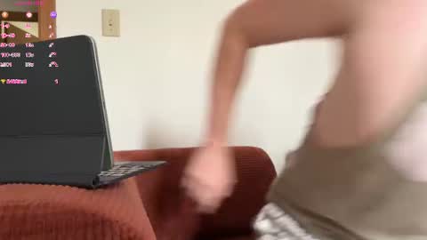 gucciboi4 online show from August 16, 2:54 pm